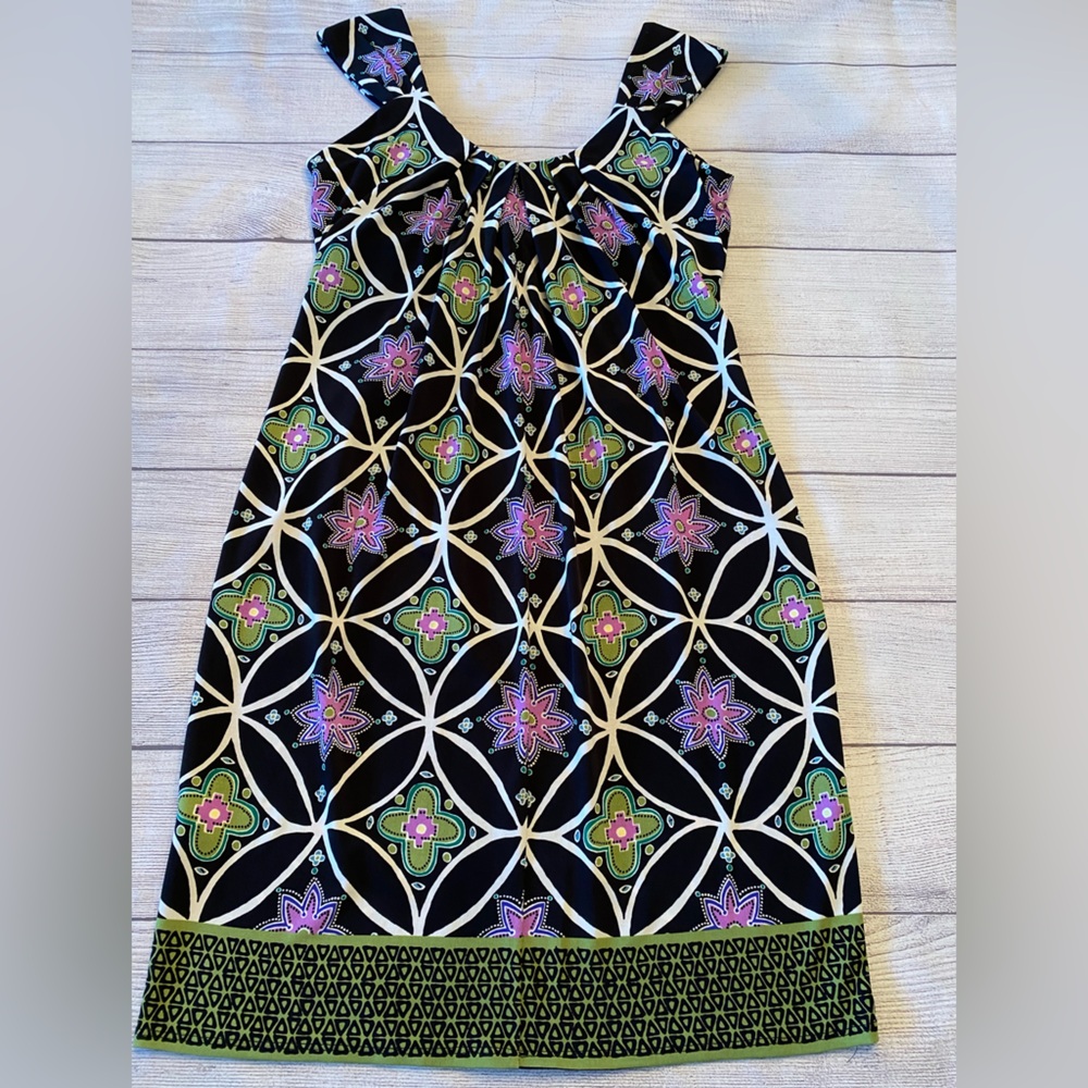 Floral Geometric Dress - Picture 2 of 9